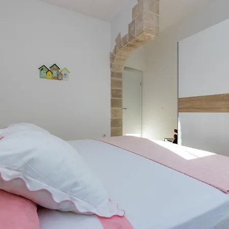 Apartmani Meriko Kastela Exterior photo